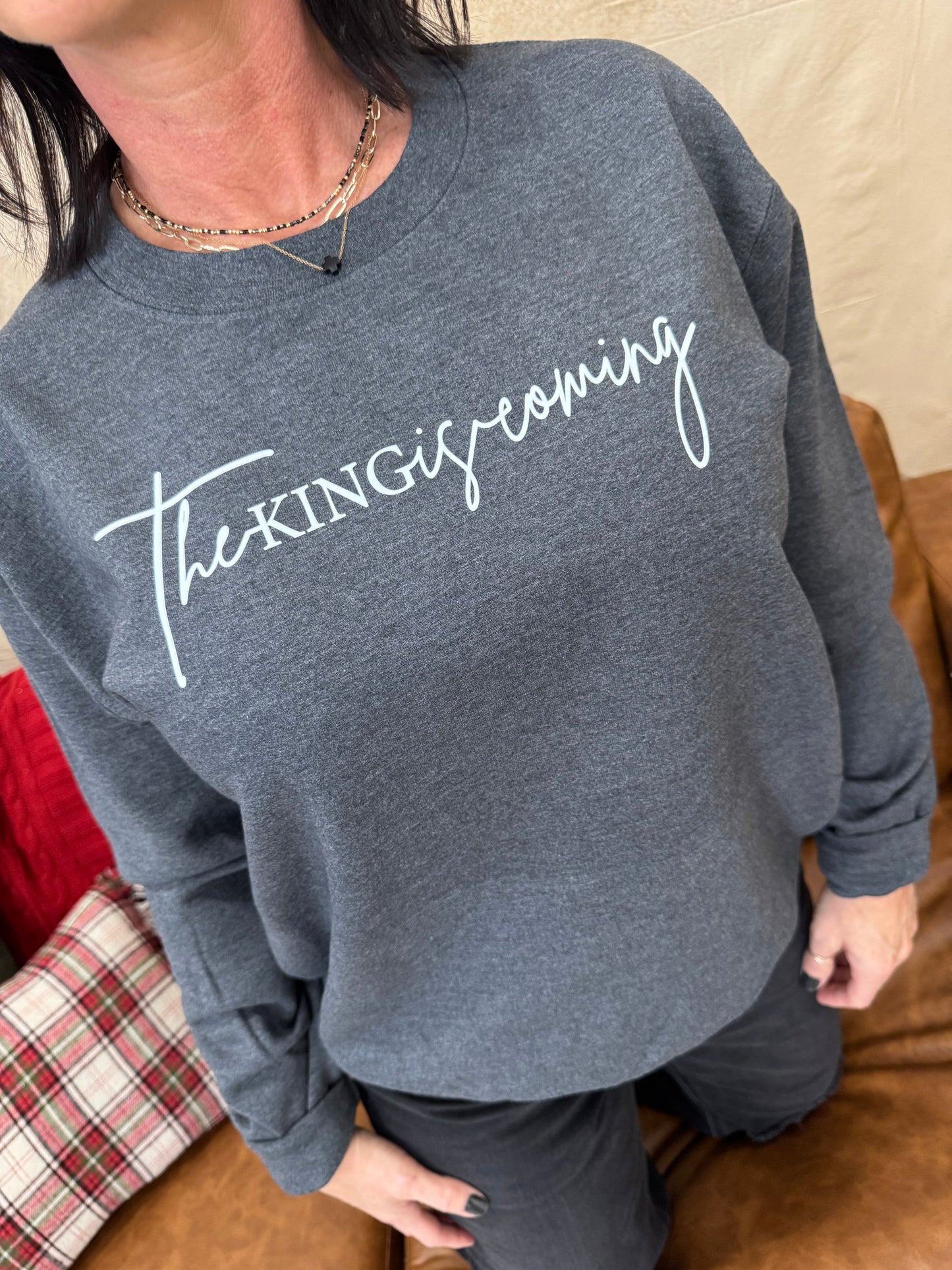 The King Is Coming Faith Graphic Tee | Gildan