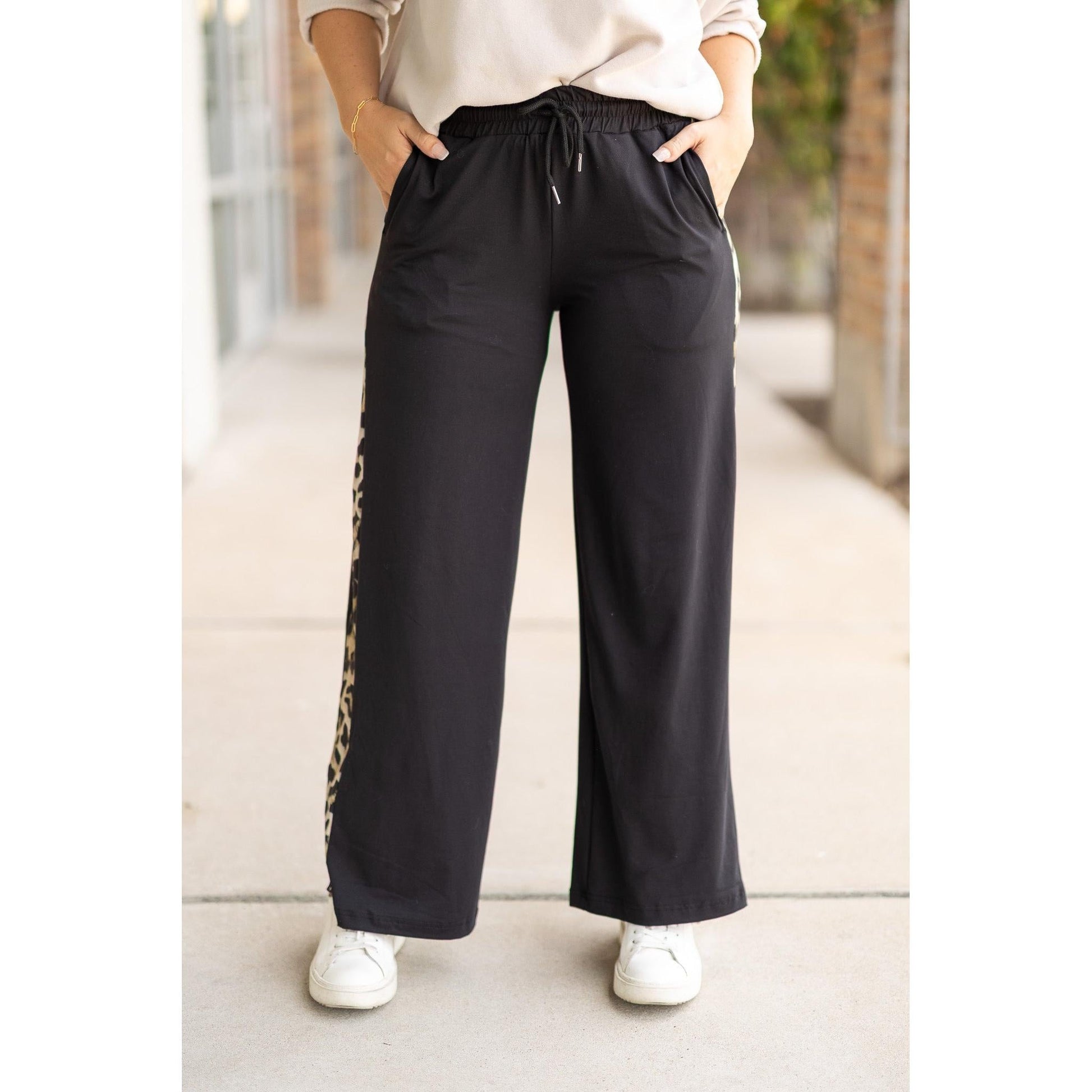 Women’s buttery soft leopard panel lounge pants with pockets
