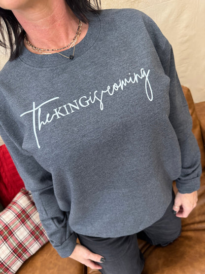 The King Is Coming Faith Graphic Tee | Gildan