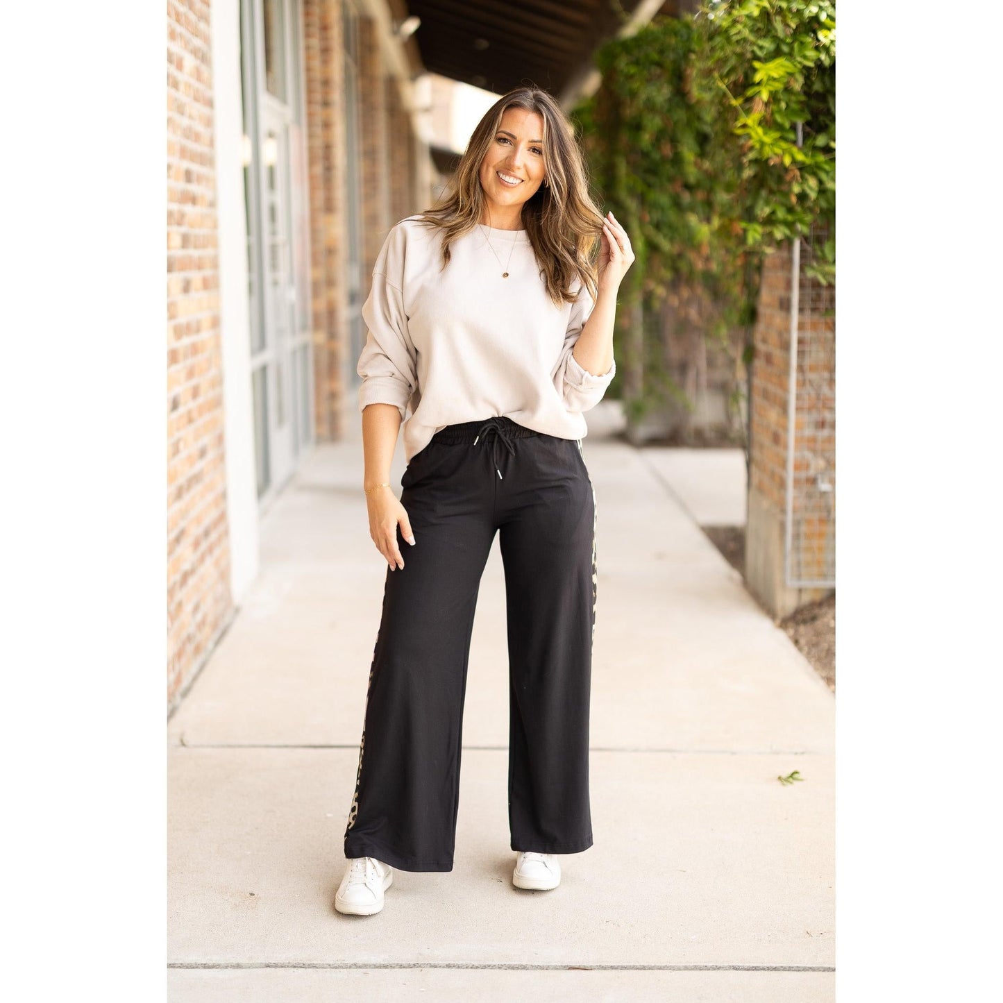 Women’s buttery soft leopard panel lounge pants with pockets