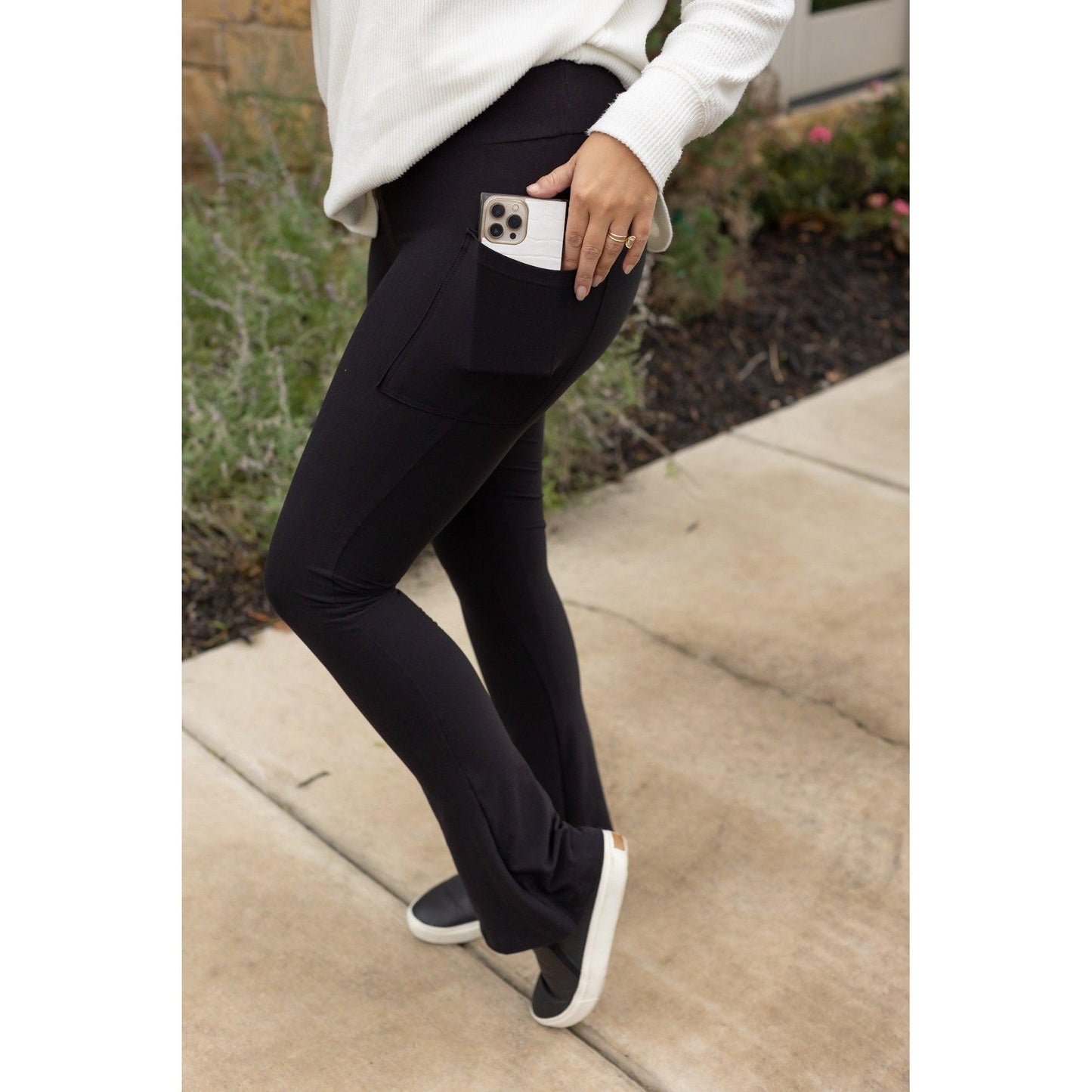 PreOrder  | The Fiona - Black Flare Leggings WITH POCKETS