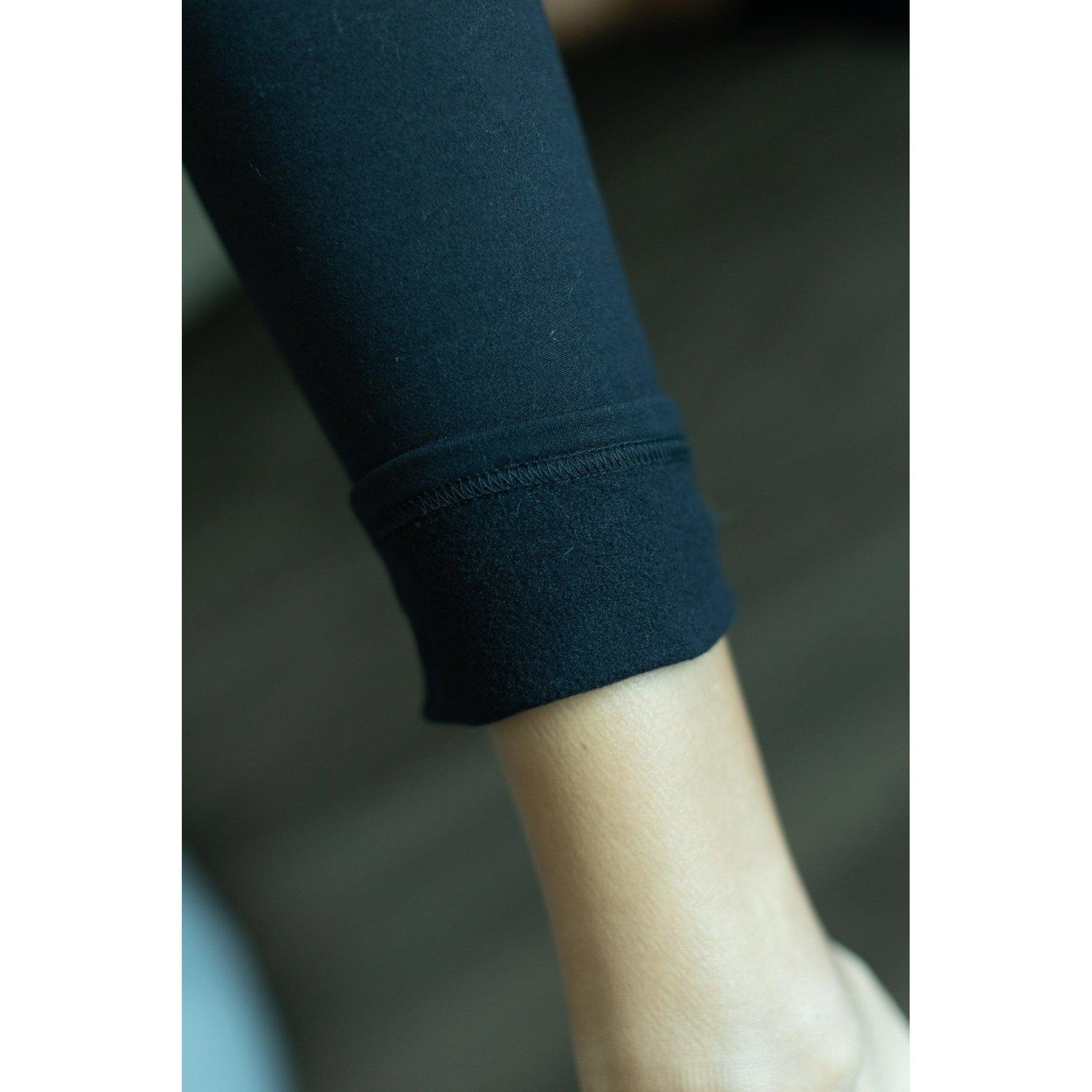 Women’s black fleece-lined leggings for winter warmth