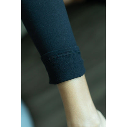 Women’s black fleece-lined leggings for winter warmth