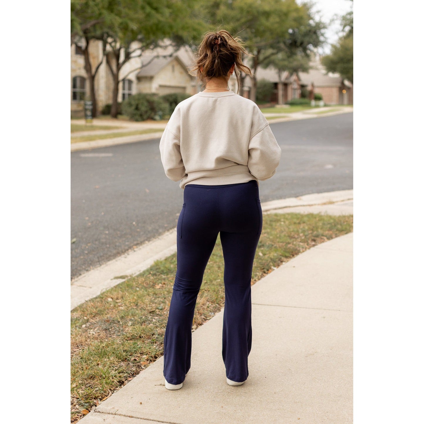 Full length navy bootcut leggings with side pockets Flattering women’s bootcut leggings in navy blue by Julia Rose