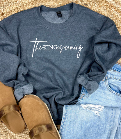 The King Is Coming Faith Graphic Tee | Gildan