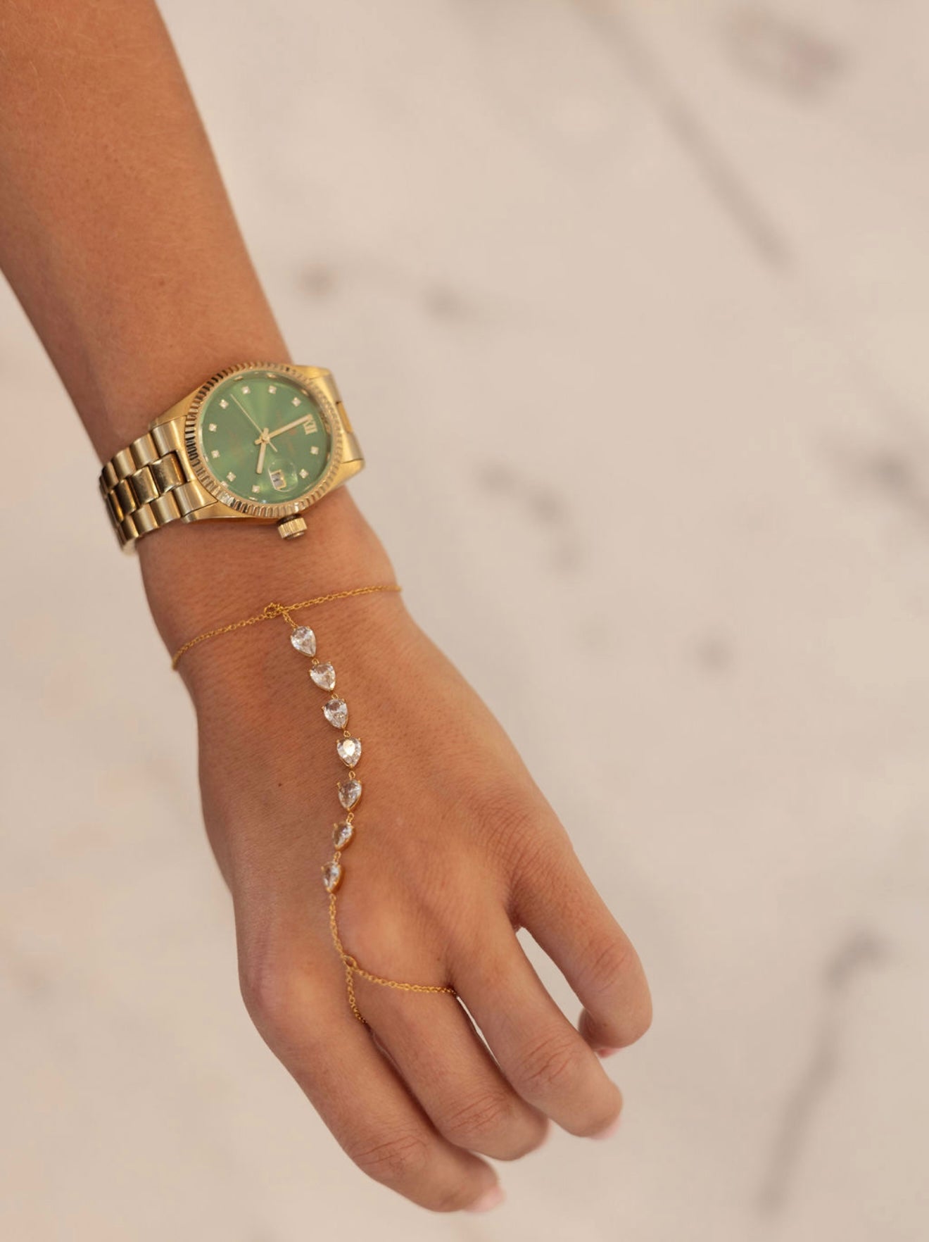 BLING HAND CHAIN